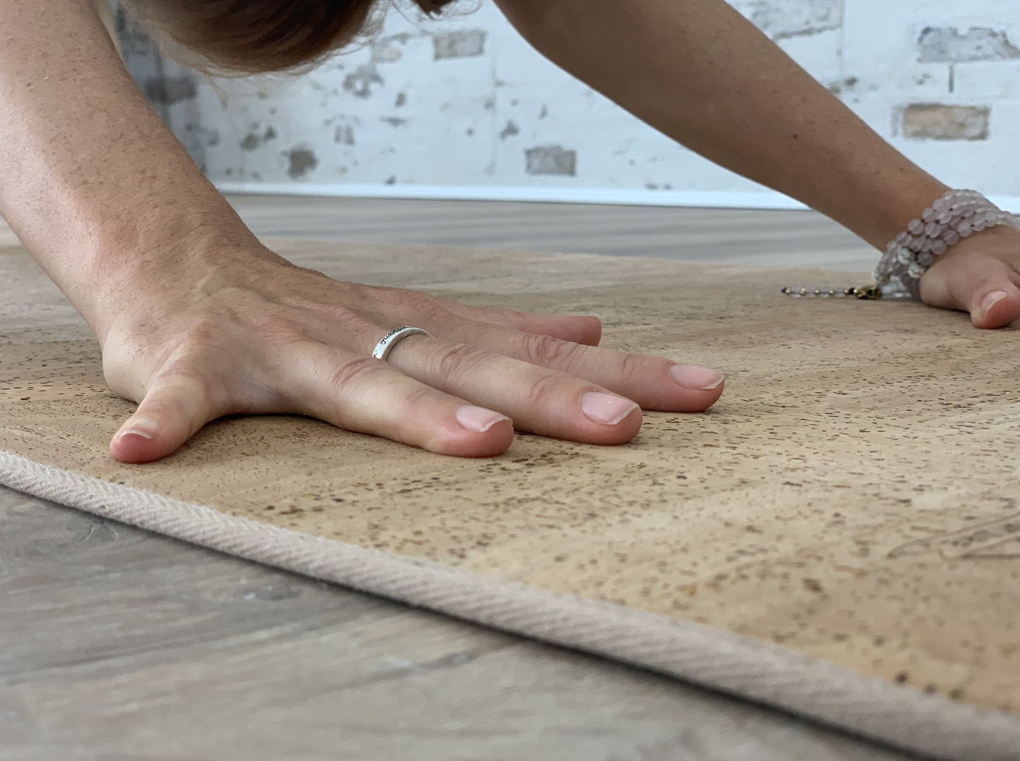 AHIMSA - Esterilla de Yoga de Corcho Macizo Comfort | 6,5 mm